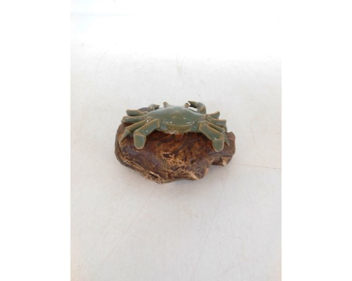 Bonsai ornament / krab op steen