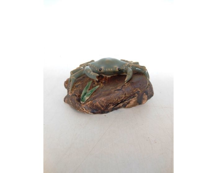 Bonsai ornament / krab op steen